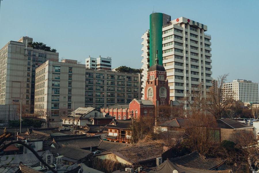 恒指單日急跌2.6%失守24000關 四季度開局波動明顯加劇